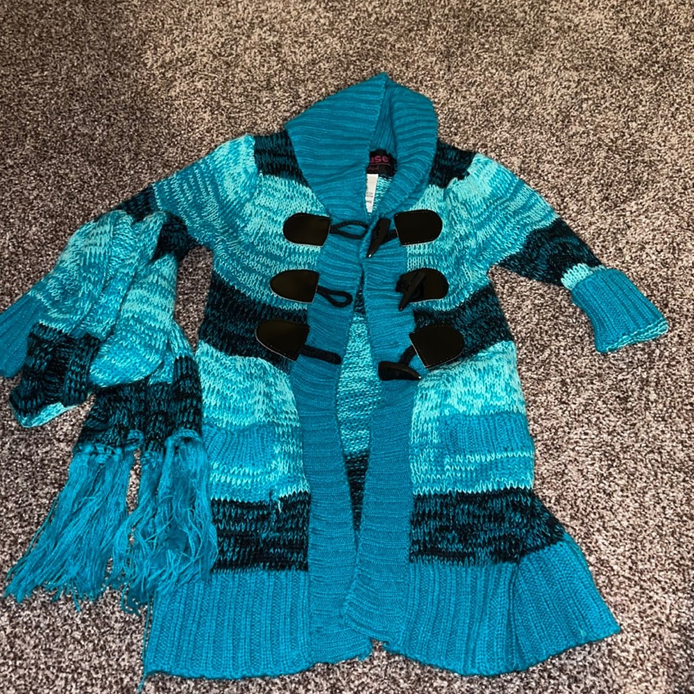 Sweater with scarf